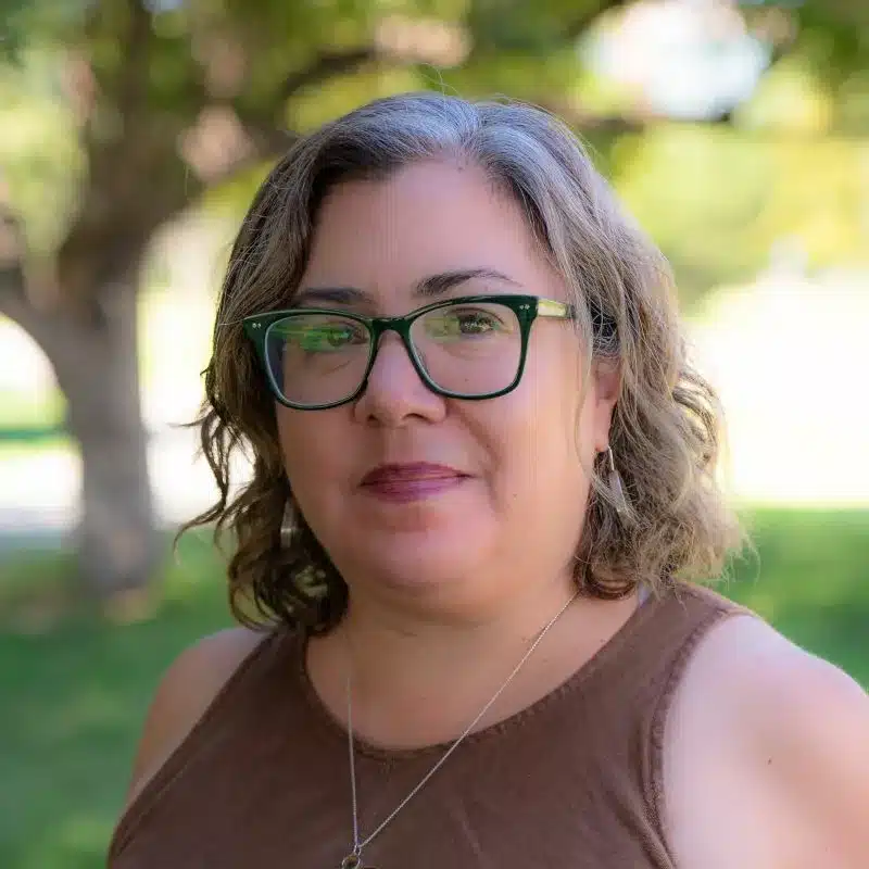 Emily Bustos - 2023 Headshot - cropped and resized1